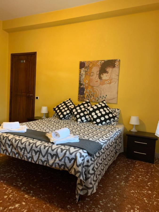 Bella Roma - Ee Hotel Bagian luar foto